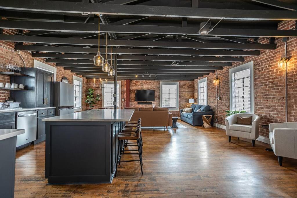 شقة The Loft At 113 - Gateway To The North Texas Hill Country Muenster المظهر الخارجي الصورة