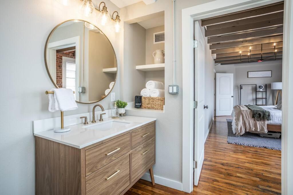شقة The Loft At 113 - Gateway To The North Texas Hill Country Muenster المظهر الخارجي الصورة