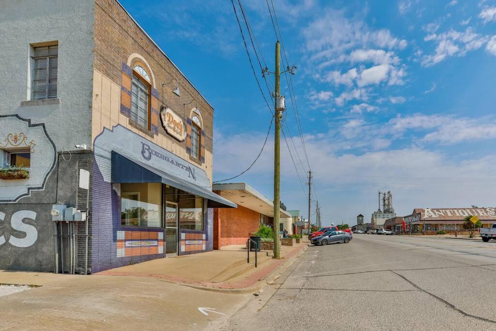 شقة The Loft At 113 - Gateway To The North Texas Hill Country Muenster المظهر الخارجي الصورة