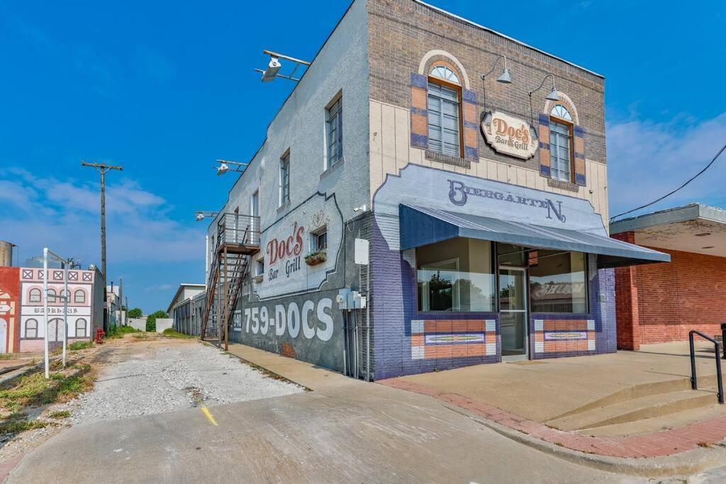 شقة The Loft At 113 - Gateway To The North Texas Hill Country Muenster المظهر الخارجي الصورة